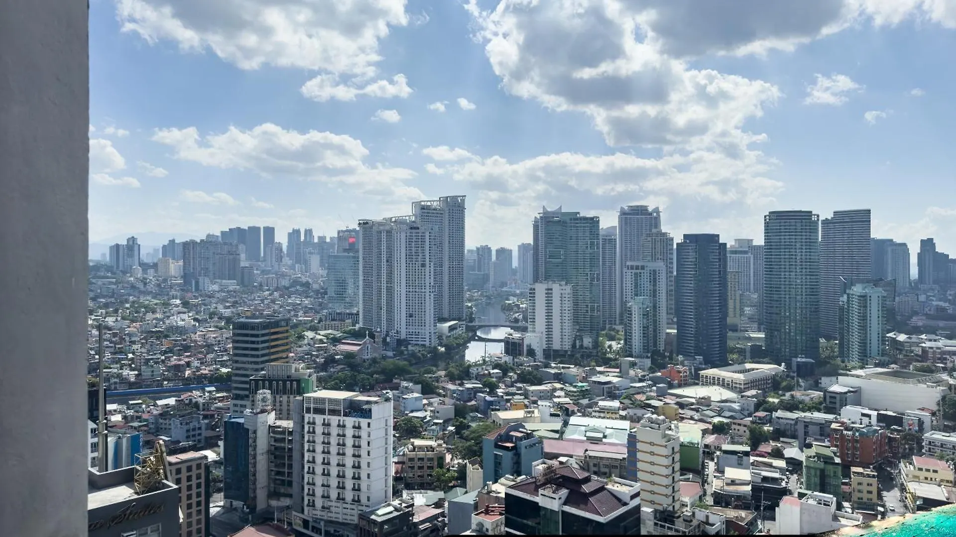Gramercy Residences 1 Bed City View With Balcony 马卡蒂 公寓式酒店