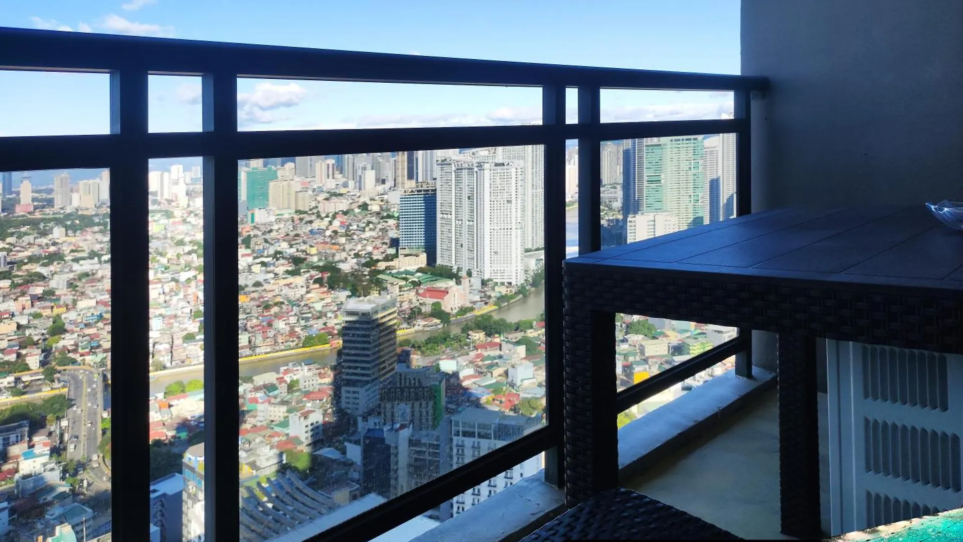Gramercy Residences 1 Bed City View With Balcony 马卡蒂 3*,  菲律宾