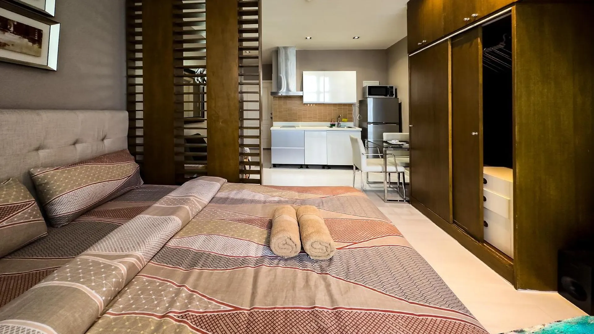 Gramercy Residences 1 Bed City View With Balcony Makati City Aparthotel